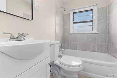 204 Wiegel Drive, Ferguson, MO 63135 - Photo 14