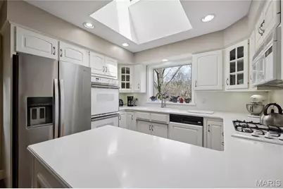 12321 Woodline Drive, Creve Coeur, MO 63141 - Photo 6