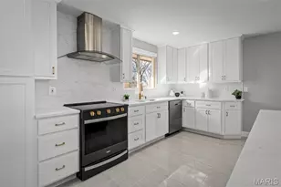 500 Kingridge Dr, Ballwin, MO 63011 - Photo 10