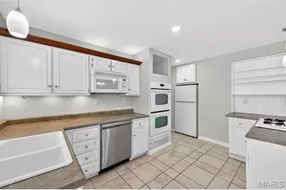 1727 Schulte Hill Drive, Maryland Heights, MO 63043 - Photo 14