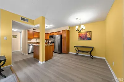 1411 Willow Brook Cove #8, Saint Louis, MO 63146 - Photo 4