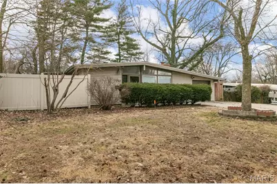 750 Saint Anthony Lane, Saint Louis, MO 63033 - Photo 2