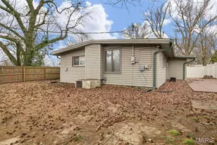 750 St Anthony Ln, Saint Louis, MO 63033 - Photo 10