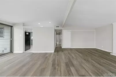 750 Saint Anthony Lane, Saint Louis, MO 63033 - Photo 12