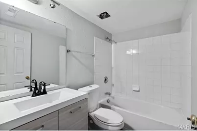 1968 Greenglen Drive #101, Kirkwood, MO 63122 - Photo 12