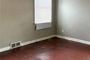 9426 Westchester Dr, Saint Louis, MO 63136 - Photo 4