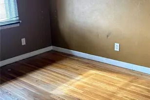 9426 Westchester Dr, Saint Louis, MO 63136 - Photo 6