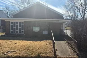 9574 Breckenridge Rd, Breckenridge Hills, MO 63114 - Photo 2