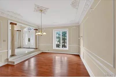 27 Meadowbrook Country Club Estate, Ballwin, MO 63011 - Photo 10