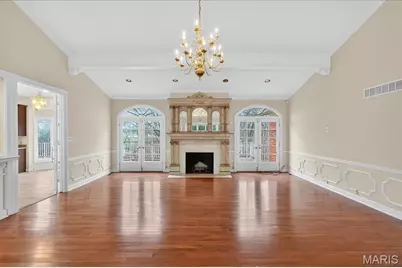 27 Meadowbrook Country Club Estate, Ballwin, MO 63011 - Photo 6