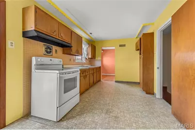 9200 Papoose Drive, Saint Louis, MO 63123 - Photo 6