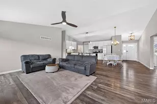 402 Charlestowne Place Dr, Saint Charles, MO 63301 - Photo 10