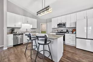 402 Charlestowne Place Dr, Saint Charles, MO 63301 - Photo 6