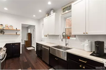 1721 Carroll Street, Saint Louis, MO 63104 - Photo 8