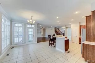 8822 Lynn Ln, Saint Louis, MO 63127 - Photo 8