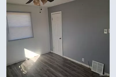 6006 Cascade Drive, Saint Louis, MO 63134 - Photo 6