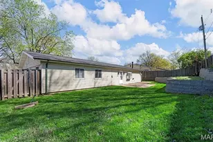 2911 Hubert Dr, Saint Louis, MO 63125 - Photo 16