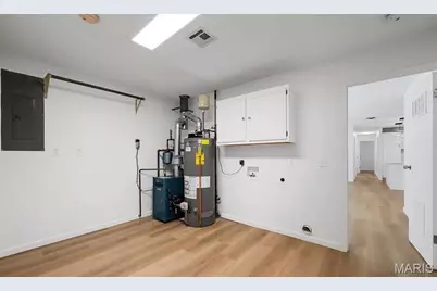 2911 Hubert Drive, Saint Louis, MO 63125 - Photo 14