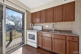 7908 Camelot Ln, Saint Louis, MO 63123 - Photo 12