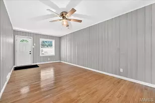 9472 Yorktown Dr, Bellefontaine Neighbors, MO 63137 - Photo 6