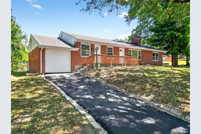 9472 Yorktown Drive, Bellefontaine Neighbors, MO 63137 - Photo 1