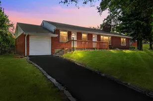 9472 Yorktown Dr, Bellefontaine Neighbors, MO 63137 - Photo 2