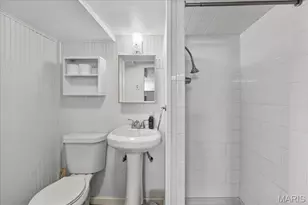 1072 Rainbow Dr, Saint Louis, MO 63125 - Photo 24