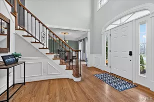 2221 Stonegate Manor Ct, Chesterfield, MO 63017 - Photo 4