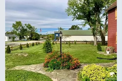 203 S Madison Street, Perry, MO 63462 - Photo 6