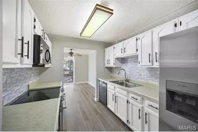 3060 Autumn Shores Drive, Maryland Heights, MO 63043 - Photo 10