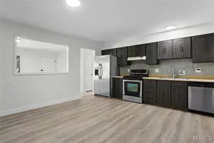 1126 Yorktown Dr, Saint Charles, MO 63303 - Photo 8