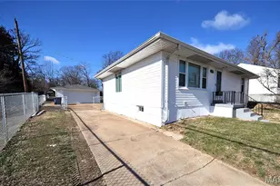 3309 Marmary Ln, Saint Ann, MO 63074 - Photo 2