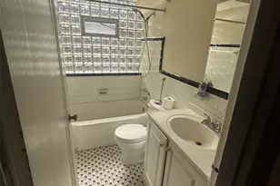 5979 Drury Ln, Saint Louis, MO 63147 - Photo 4