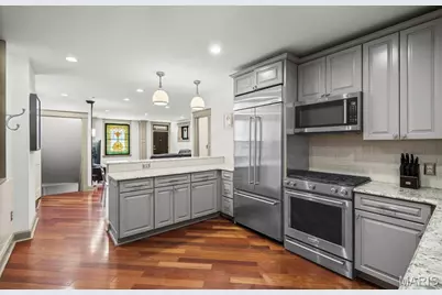 4455 Oakland Avenue, Saint Louis, MO 63110 - Photo 10