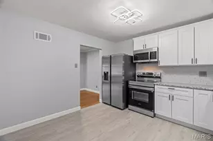 725 Hazelvalley Dr, Hazelwood, MO 63042 - Photo 20