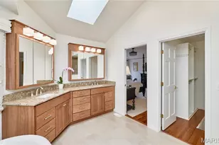 16507 Kingspointe Lake Ln, Chesterfield, MO 63005 - Photo 42