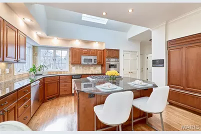 16507 Kingspointe Lake Lane, Chesterfield, MO 63005 - Photo 30