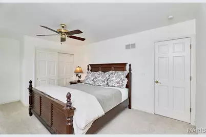 16507 Kingspointe Lake Lane, Chesterfield, MO 63005 - Photo 46