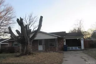 2216 Foggy Bottom Dr, Florissant, MO 63031 - Photo 2