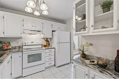 9137 Wrenwood Lane, Brentwood, MO 63144 - Photo 10