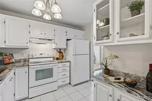 9137 Wrenwood Ln, Brentwood, MO 63144 - Photo 10