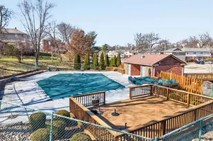 9137 Wrenwood Ln, Brentwood, MO 63144 - Photo 22