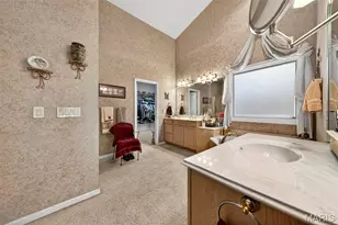 1521 Hibernation Hollow, Wentzville, MO 63385 - Photo 32