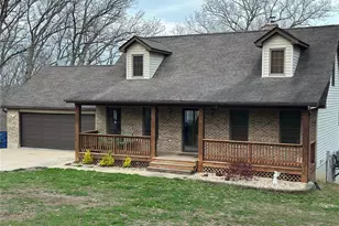 480 Lone Pine Ln, Saint Clair, MO 63077 - Photo 2