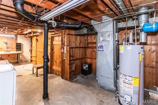 9025 Kickapoo Dr, Saint Louis, MO 63123 - Photo 32