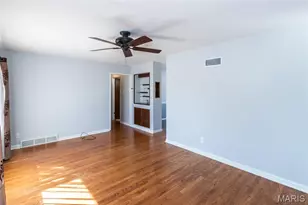 9025 Kickapoo Dr, Saint Louis, MO 63123 - Photo 4