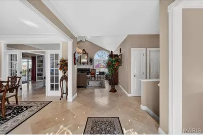 15317 Oaktree Estates Drive, Chesterfield, MO 63017 - Photo 4