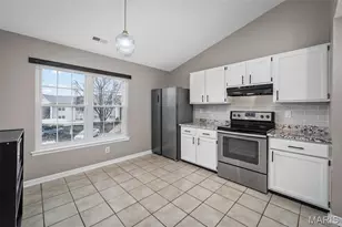 1042 Sugar Creek Ct, Saint Peters, MO 63376 - Photo 16