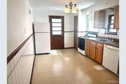 1146 Moorlands Drive, Saint Louis, MO 63117 - Photo 8