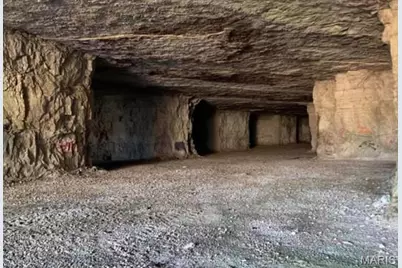 2662 North Highway 79, Elsberry, MO 63343 - Photo 14